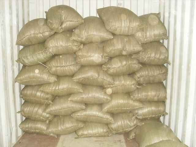 80~90g/L Density,Dark cork granules at third grade for wall tile,Good sound and heat insulation