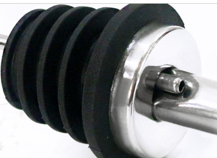 Customized Food Grade Stainless Steel Liquor Pourer with TPE/Silicon Stopper and Black Cap