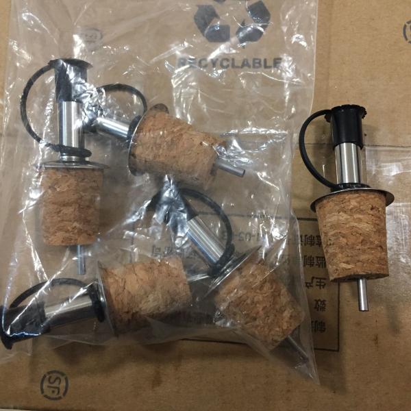 Hot Sale Cork Stainless Steel Oil/Wine Pourer with Cork Stopper, Good Quality and Competitive Price
