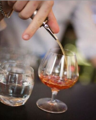 New Stainless Steel Liquid Pourer for Olive Oil Wine with Stainless Steel Cap, Good Quality and Competitive Price