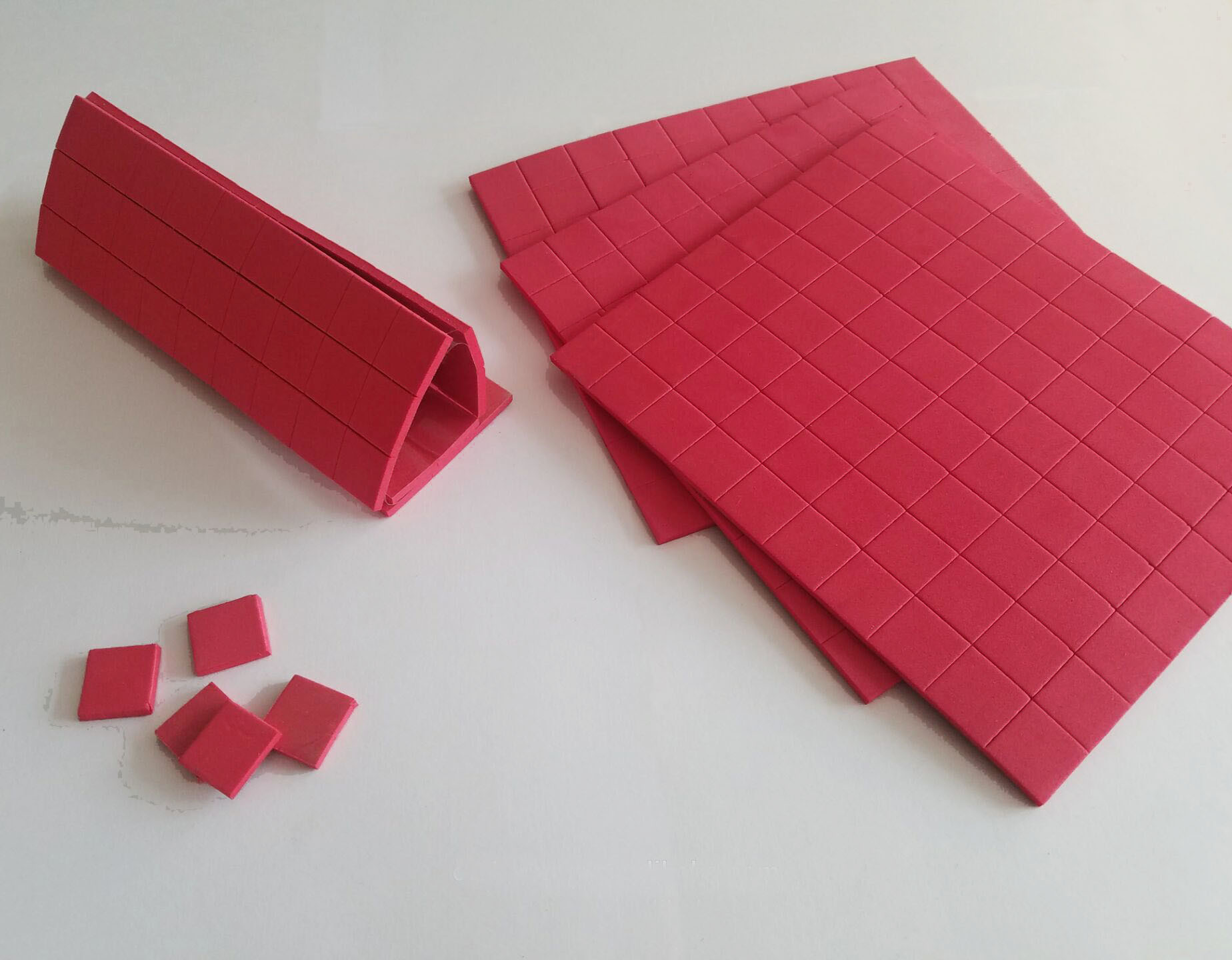 Wholesale 25x25x4MM Red Rubber +1MM Cling Foam of Glass Protective Red EVA Spacer separator protector pads By Sheet