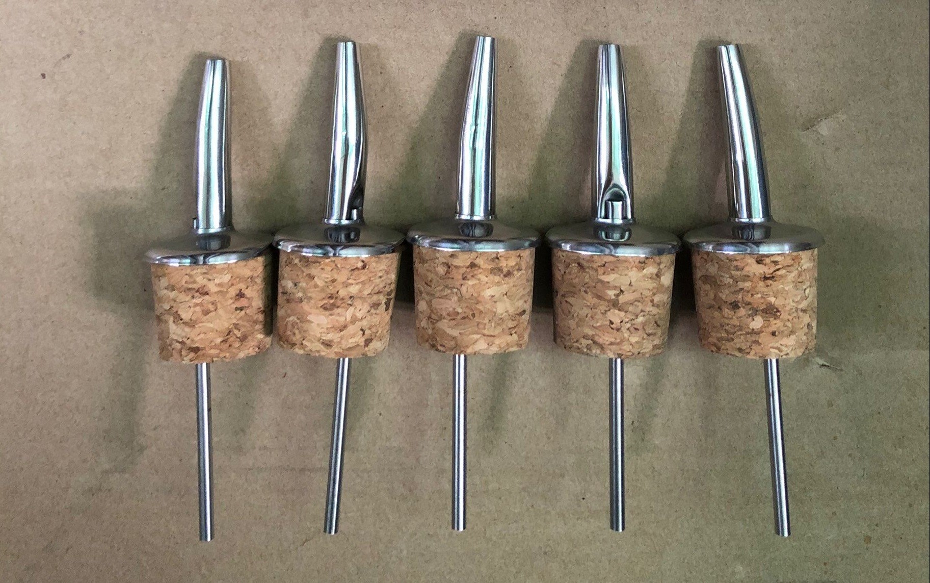 Wholesale Price 304 Stainless Steel Pourer Spout with Cork Stopper for 27.5mm bottle